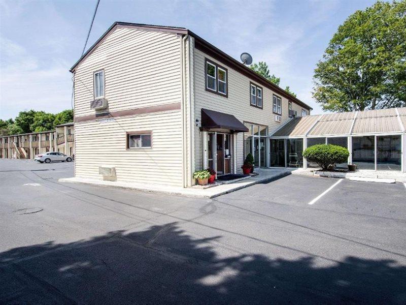 Econo Lodge By Choice - Cape Cod Уест Ярмут Екстериор снимка