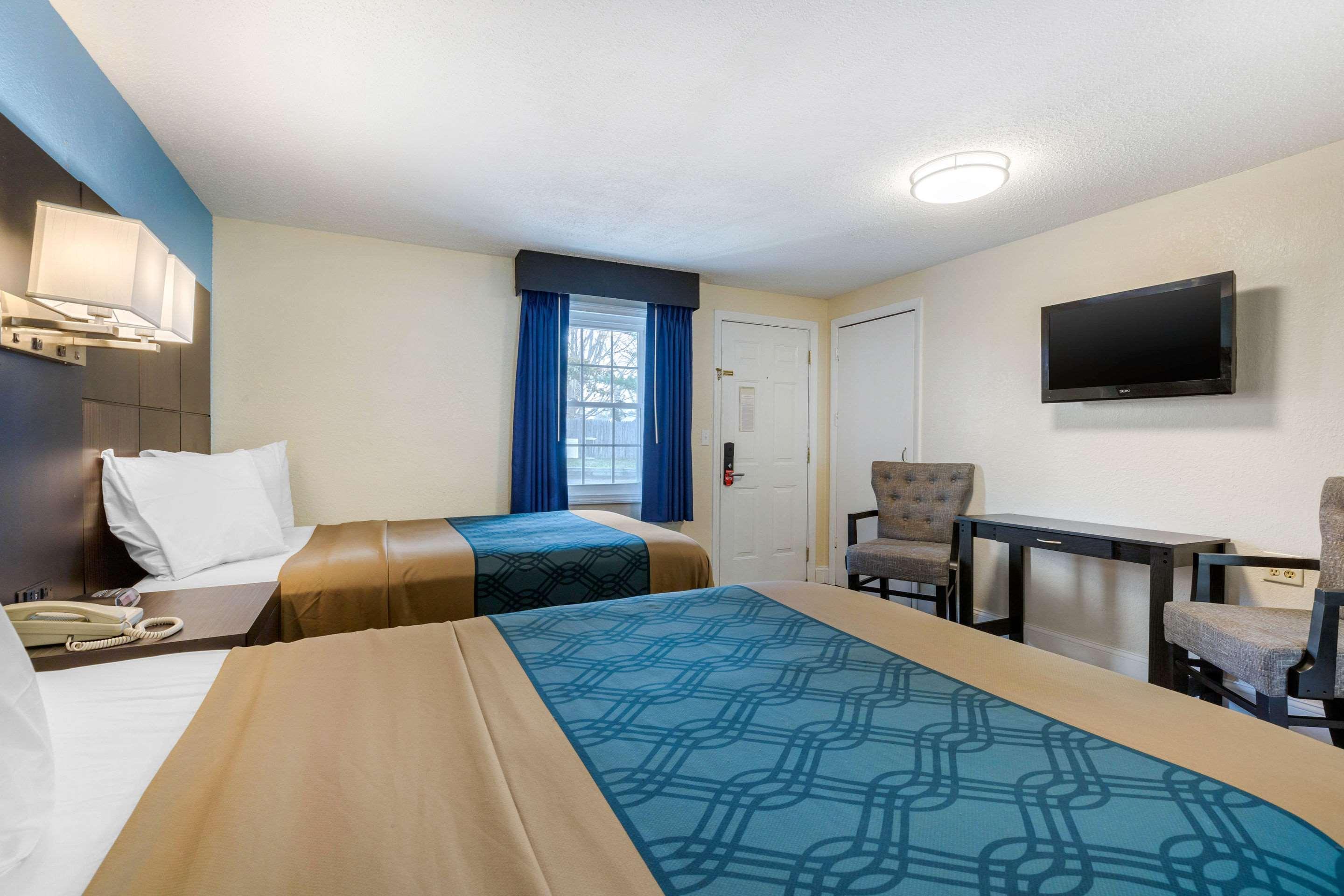 Econo Lodge By Choice - Cape Cod Уест Ярмут Екстериор снимка