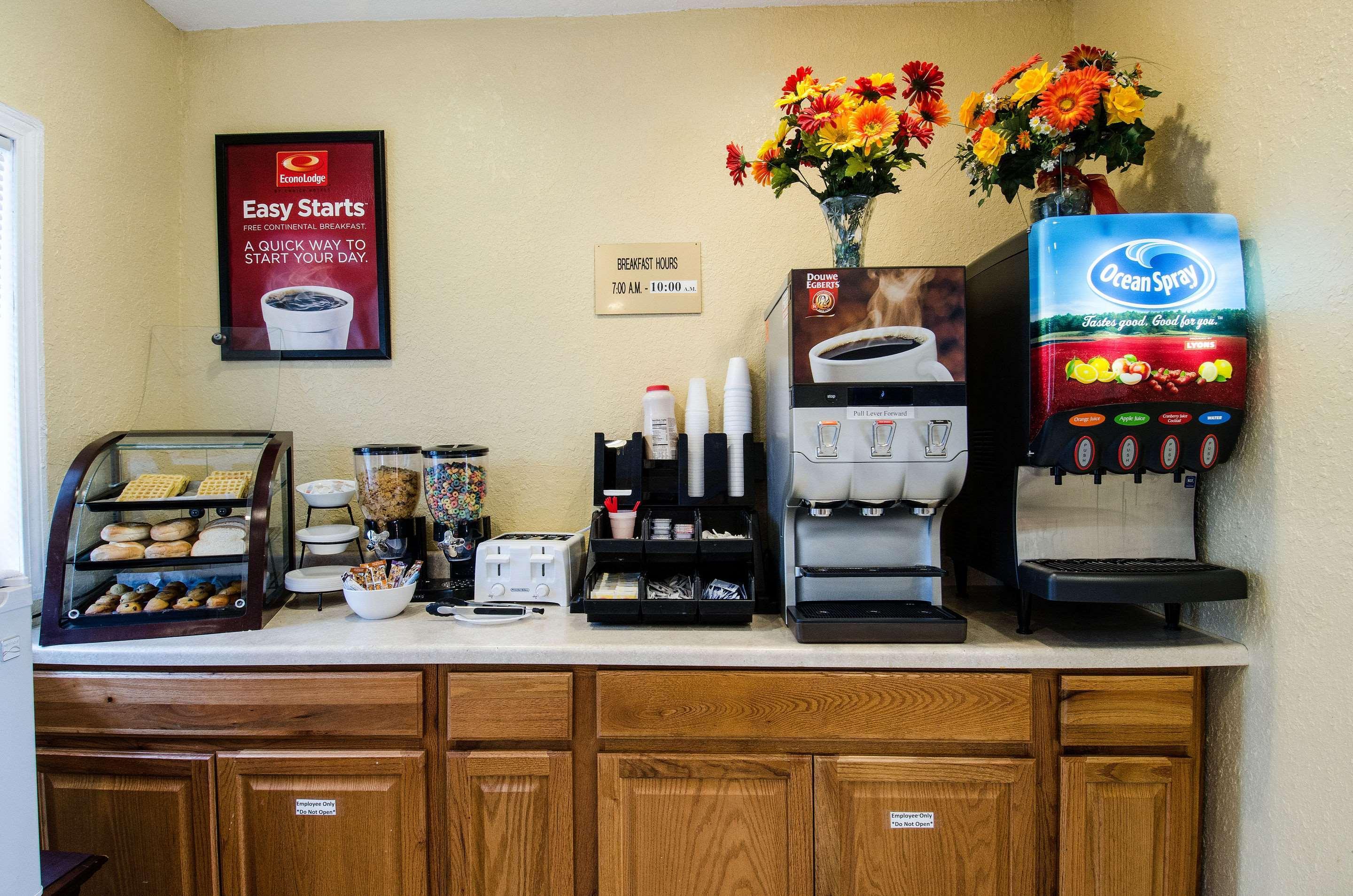 Econo Lodge By Choice - Cape Cod Уест Ярмут Екстериор снимка