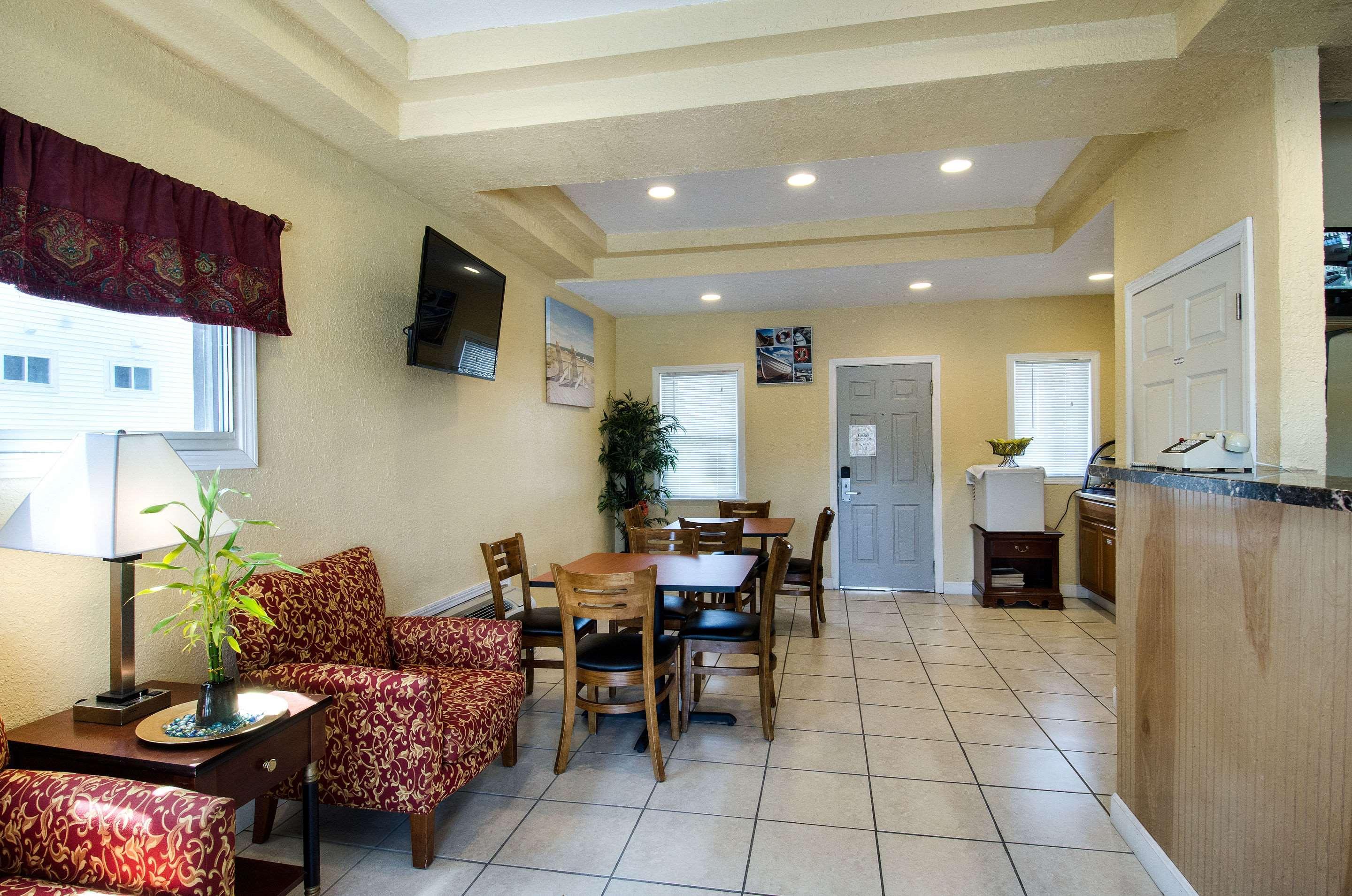 Econo Lodge By Choice - Cape Cod Уест Ярмут Екстериор снимка
