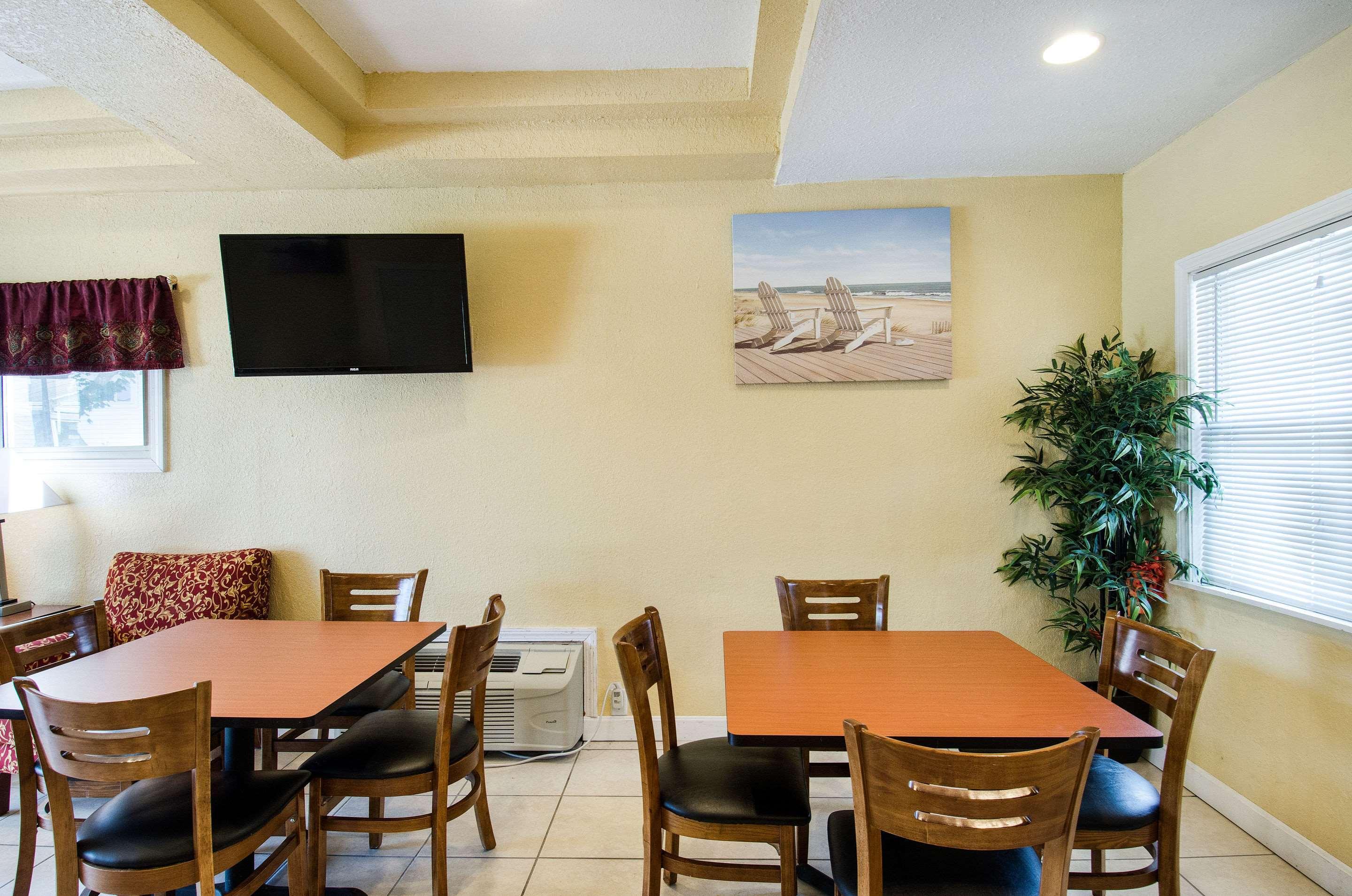 Econo Lodge By Choice - Cape Cod Уест Ярмут Екстериор снимка