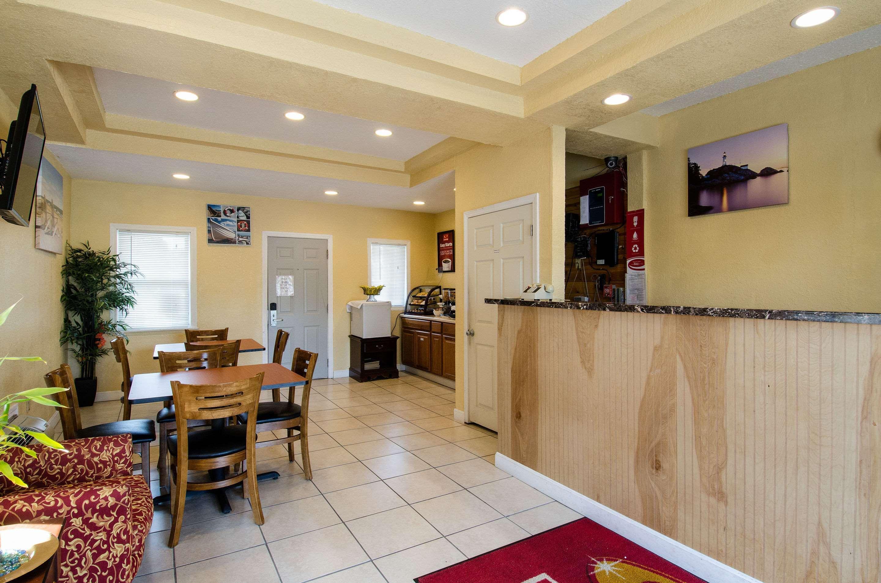 Econo Lodge By Choice - Cape Cod Уест Ярмут Екстериор снимка