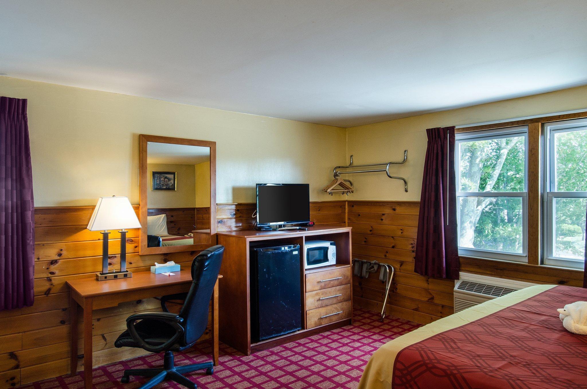Econo Lodge By Choice - Cape Cod Уест Ярмут Екстериор снимка