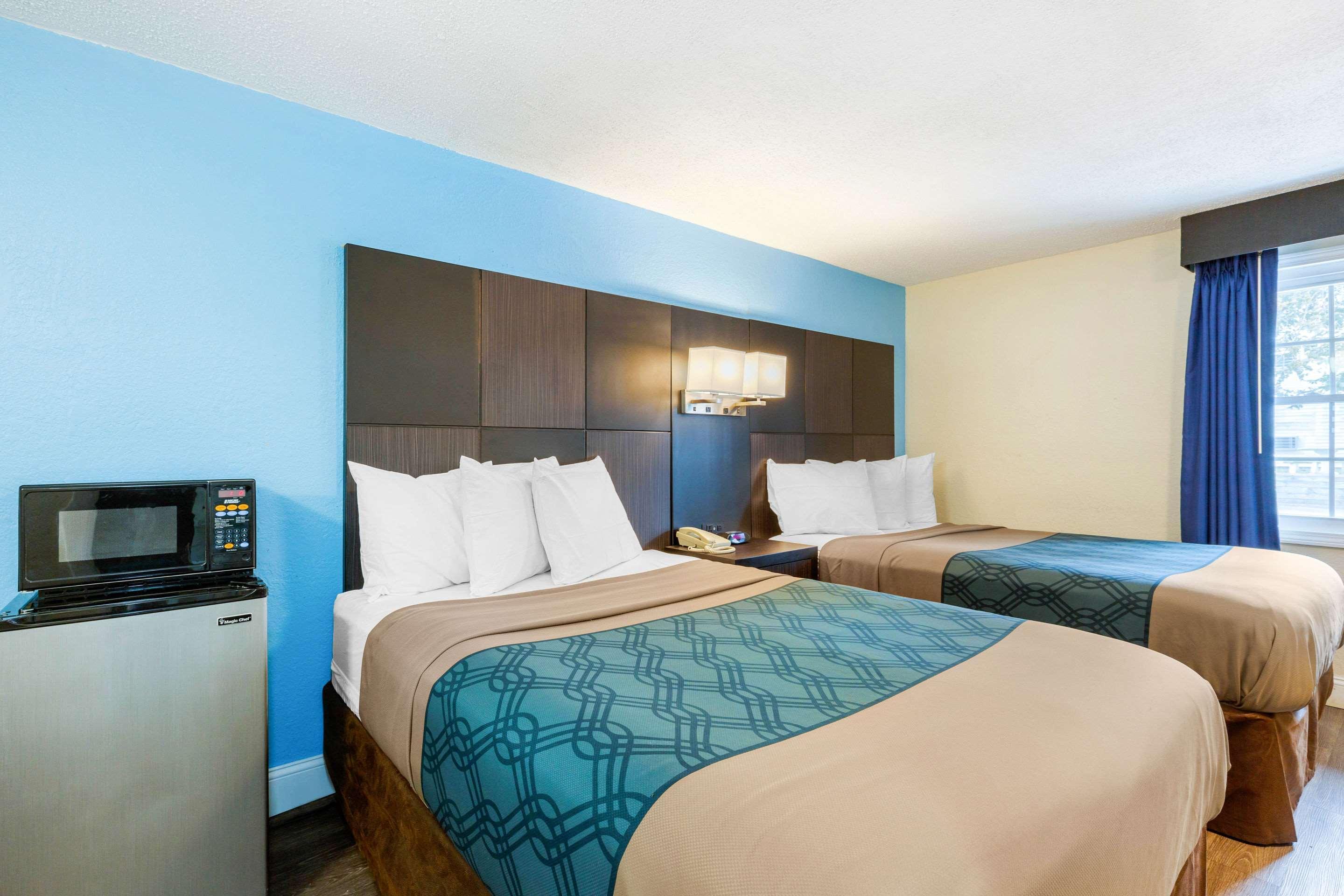 Econo Lodge By Choice - Cape Cod Уест Ярмут Екстериор снимка