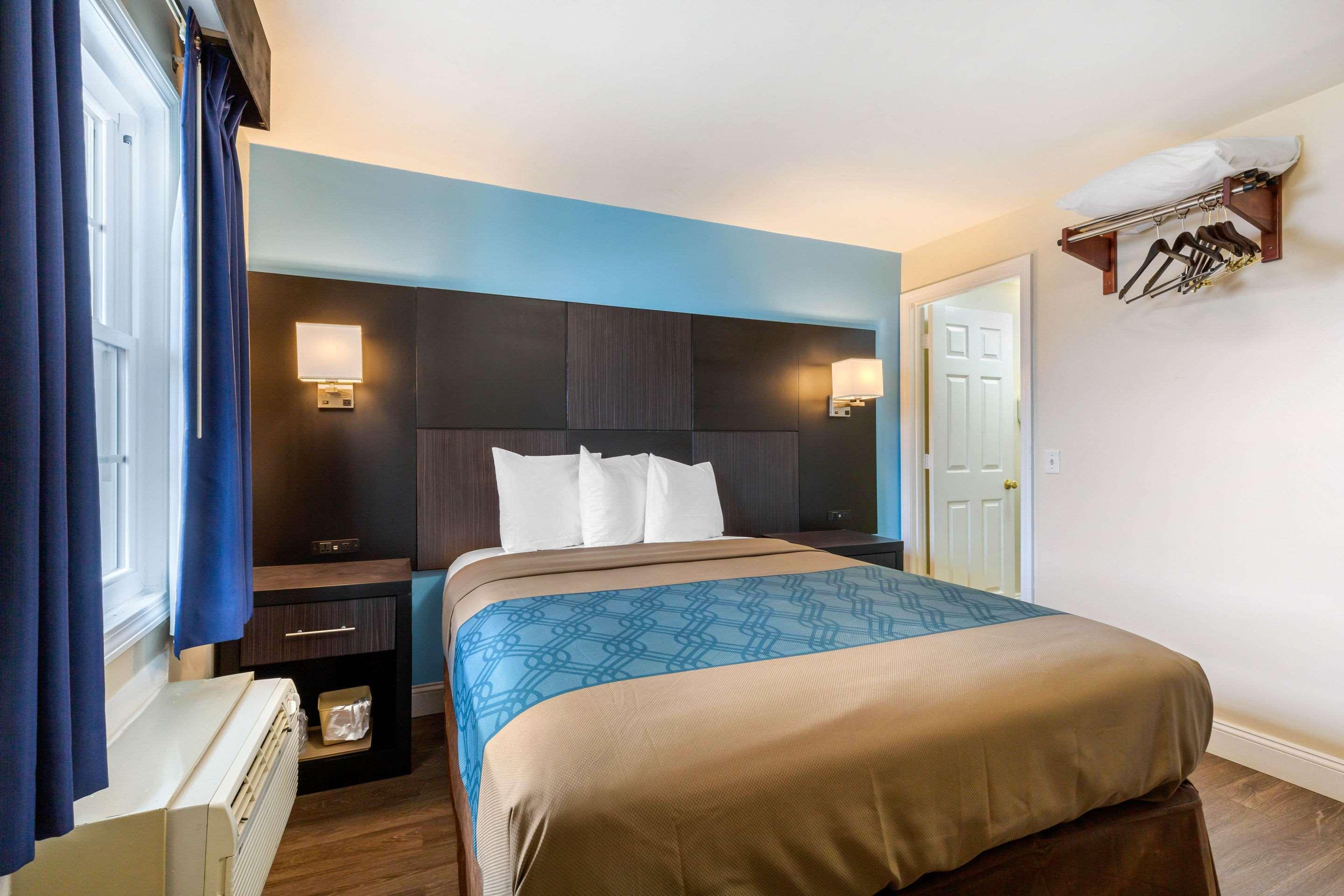 Econo Lodge By Choice - Cape Cod Уест Ярмут Екстериор снимка