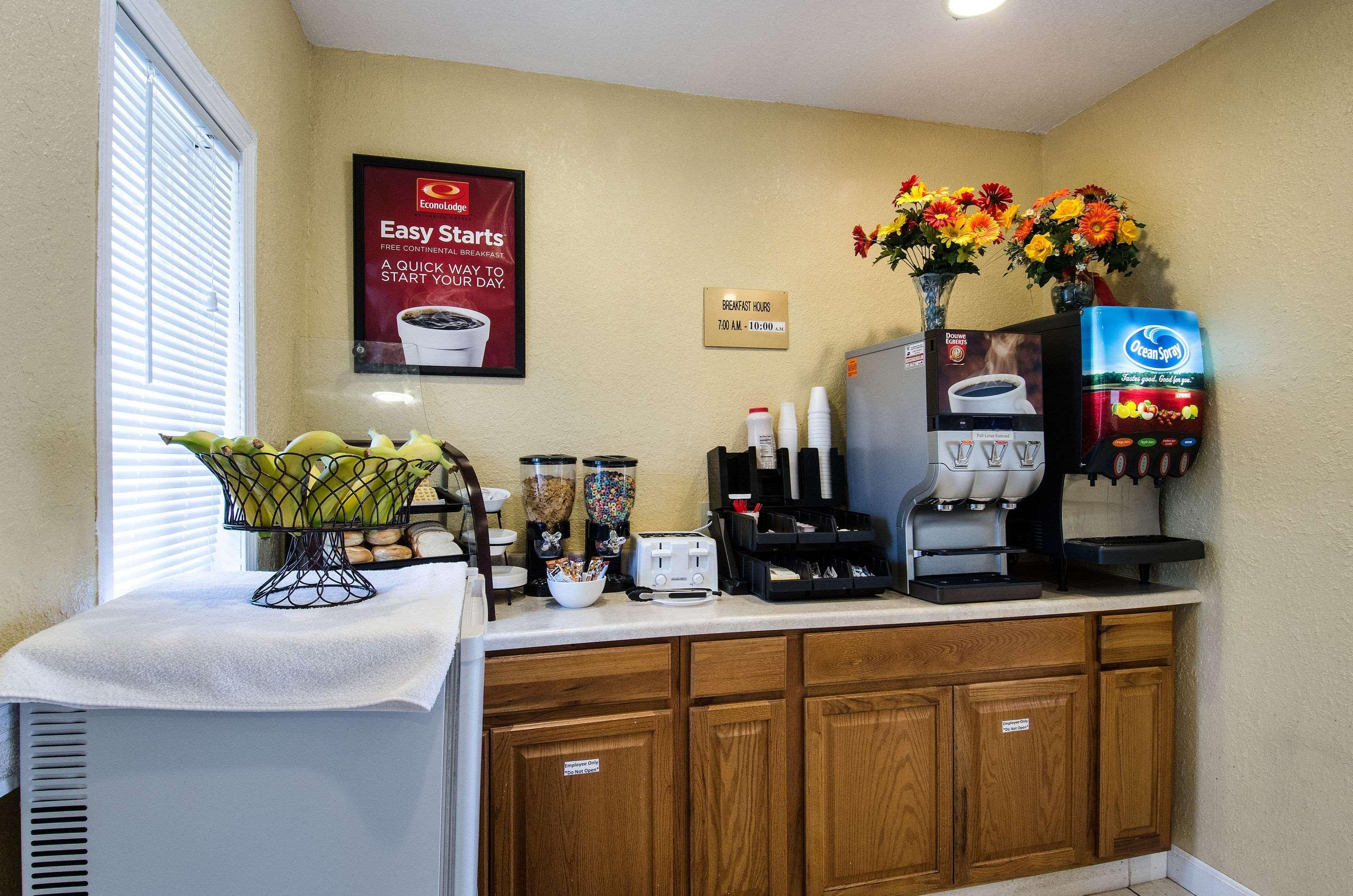 Econo Lodge By Choice - Cape Cod Уест Ярмут Екстериор снимка